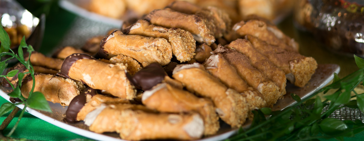 Wedding Reception Deserts - Cannoli